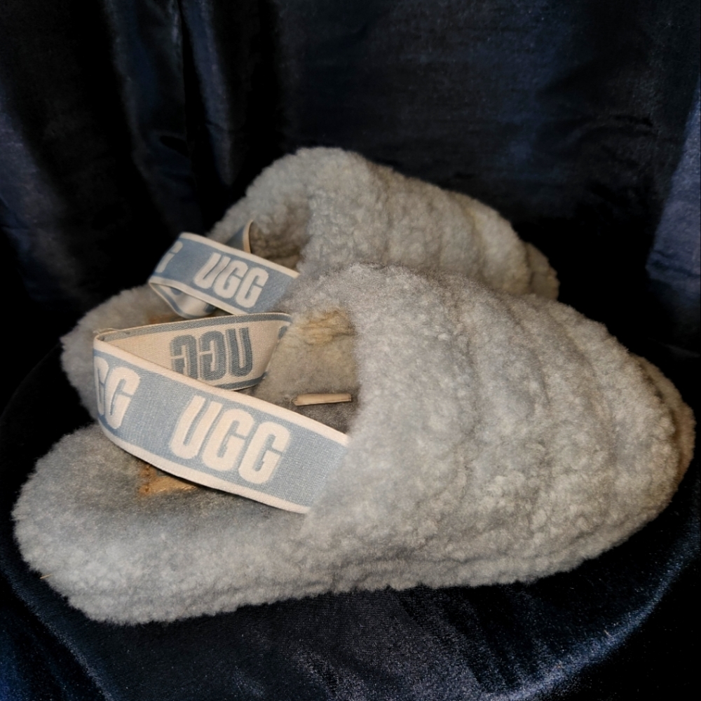 UGG FLUFF YEAH SLIDE SLIPPERSKY BLUE SIZE 9